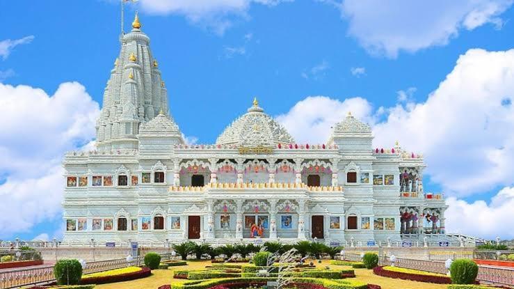 Готель Maa Gayatri Dham Вріндаван Екстер'єр фото